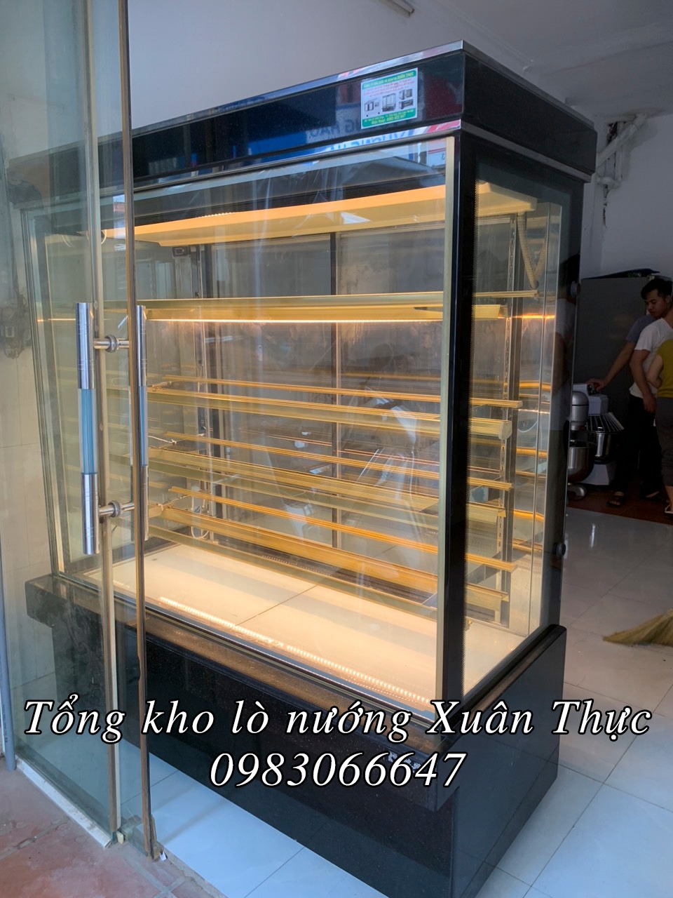 Tủ trưng bày bánh sinh nhật 5 tầng 1m5 Tủ trưng bày bánh sinh nhật 5 tầng 1m5