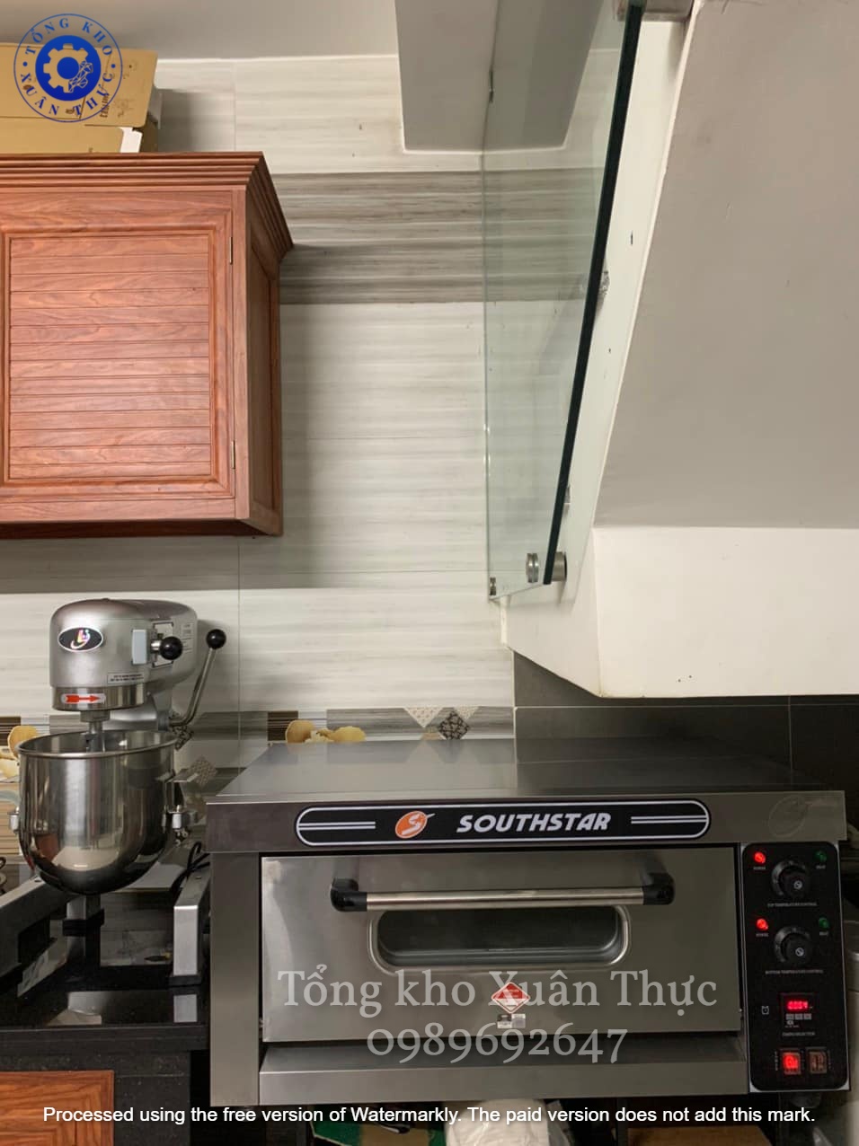 Lò nướng 1 tầng 1 khay Southstar tại nhà khách.