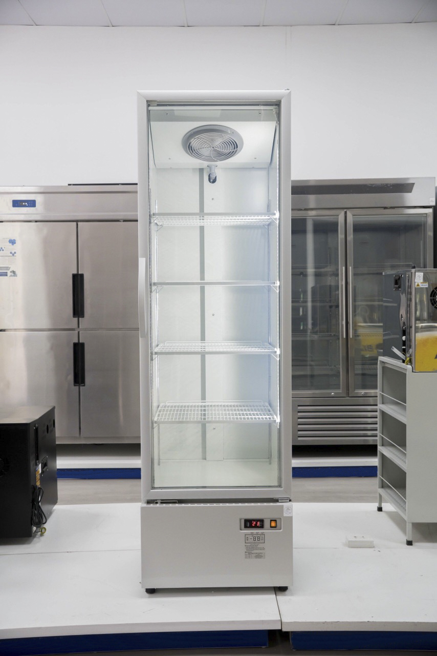 Tủ mát 1 cánh kính mini thực tế tại Xuân Thực