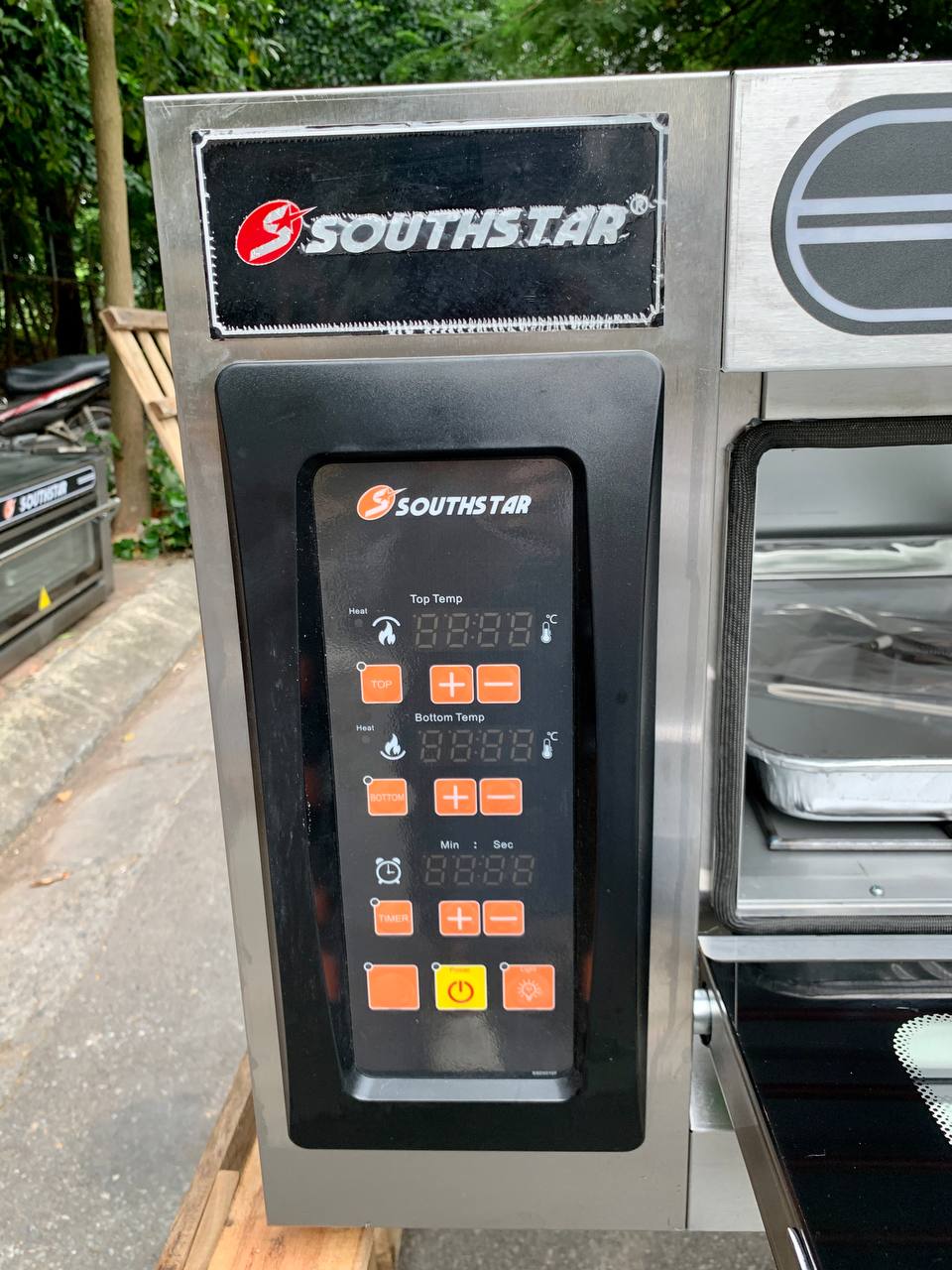 Bảng điều khiển điện tử của lò 1 tầng 2 khay Southstar