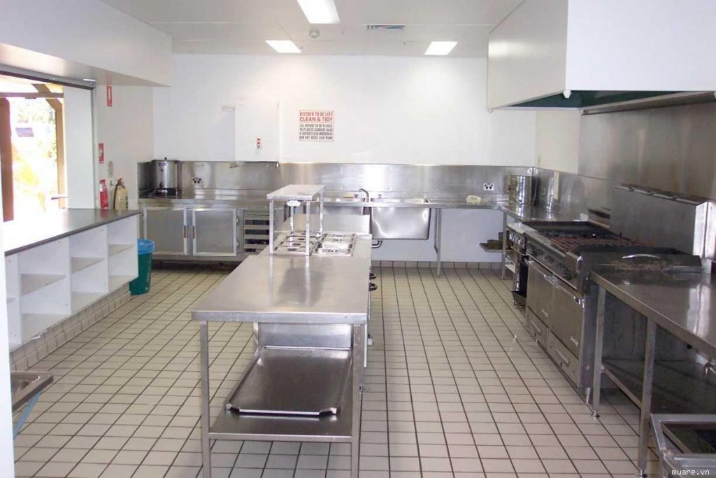 bàn inox khu tiếp nhân nguyên liệu