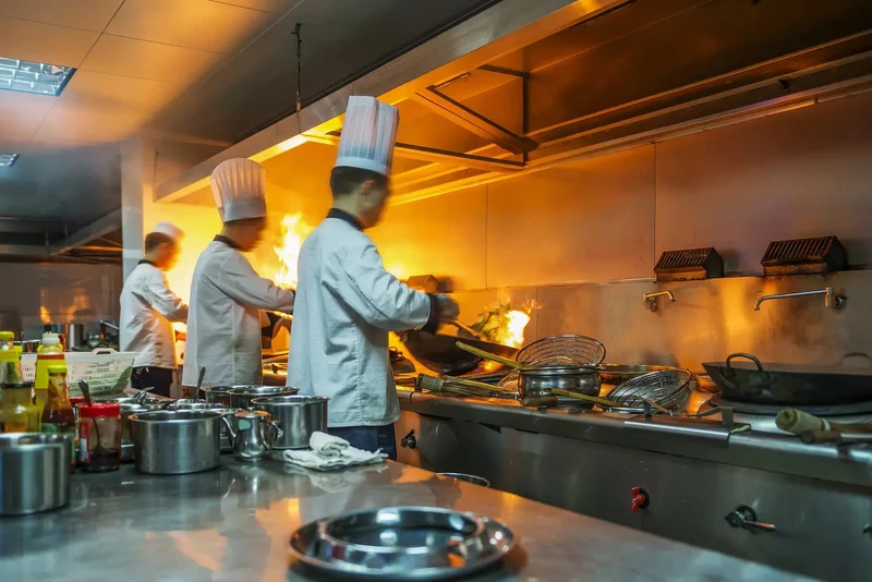 Bếp nấu công nghiệp nhà hàng là gì?