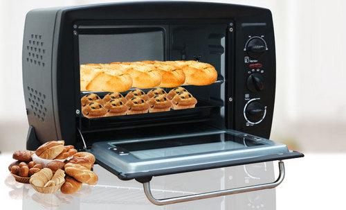 Phụ nữ thích làm bánh tại nhà