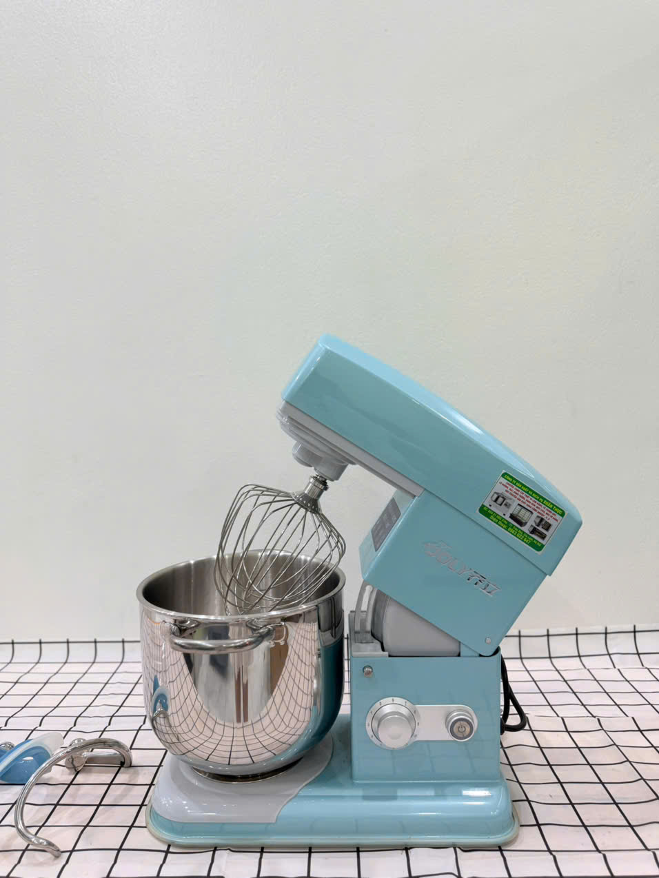 Máy đánh kem – Cần thiết khi kinh doanh bánh kem